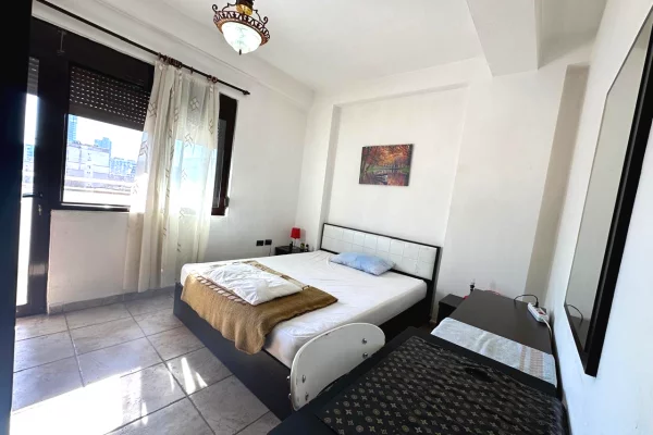 Shtepi me qera Apartament ne Tirane, 3+1, Mobilimi E mobiluar, Pagesa 70,000  Leke.