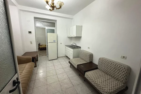 Appartamento in vendita a Tirana 3+1, SemiArredato