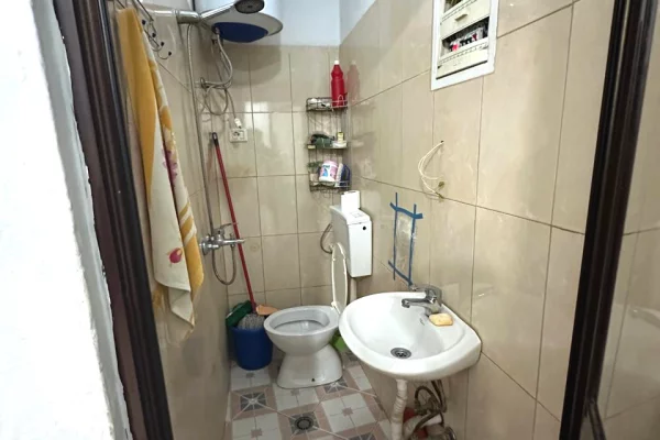 Appartamento in vendita a Tirana 3+1, SemiArredato