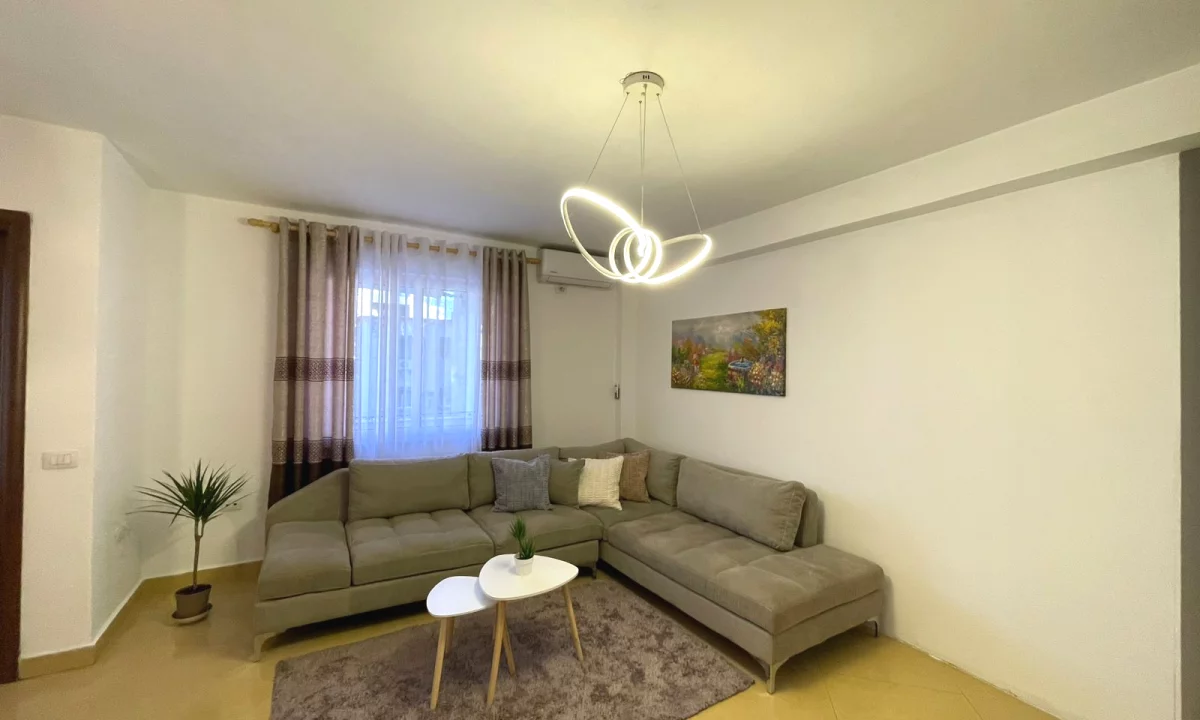 Shtepi me qera Apartament ne Tirane, 2+1, Mobilimi E mobiluar, Pagesa 75,000  Leke.
