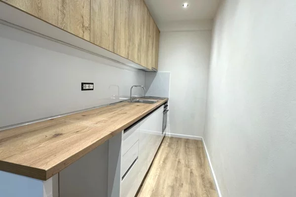 Shtepi me qera 1+1 ne Tirane - 70,000 Leke