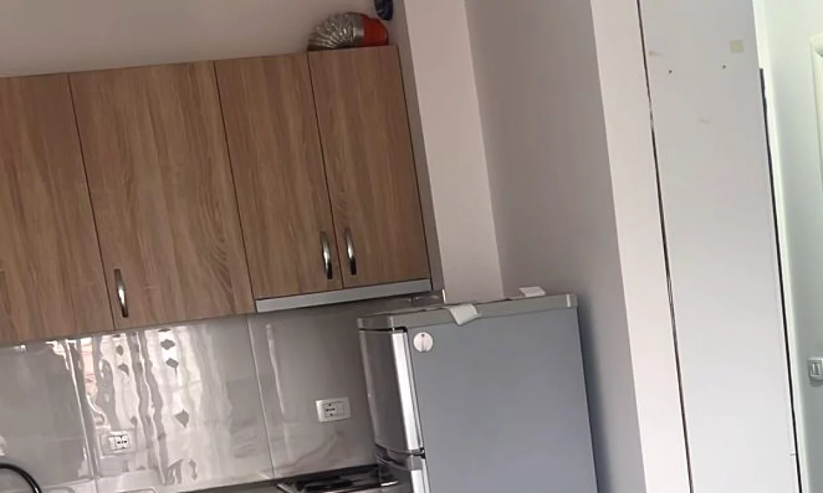 Appartamento in affitto a Tirana 1+1, Arredato