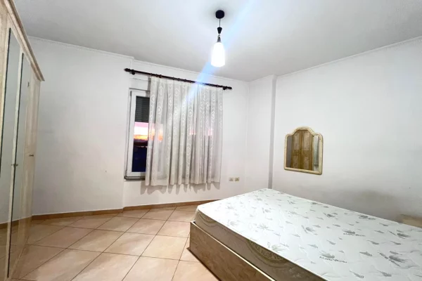 Shtepi me qera Apartament ne Tirane, 1+1, Mobilimi E mobiluar, Pagesa 50,000  Leke.