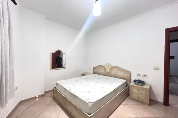 Shtepi me qera Apartament ne Tirane, 1+1, Mobilimi E mobiluar, Pagesa 50,000  Leke.
