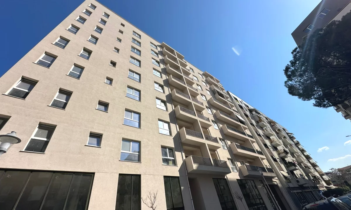 Rr.Dritan Hoxha jepet me qera 4 apartamente te tipologjise 2+1+2 bosh 2,500Euro (Neto)