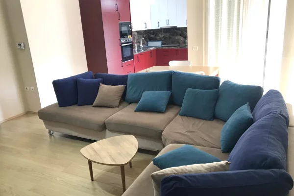 Appartamento in affitto a Tirana 2+1, Arredato