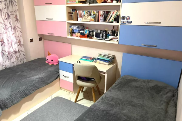 Shtepi me qera Apartament ne Tirane, 2+1, Mobilimi E mobiluar, Pagesa 48,000  Leke.