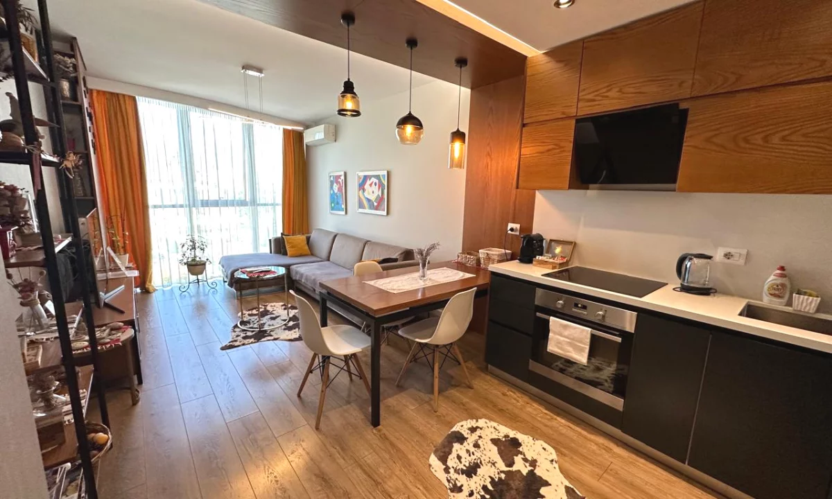 Shtepi me qera Apartament ne Tirane, 2+1, Mobilimi E mobiluar, Pagesa 1,000  Euro.