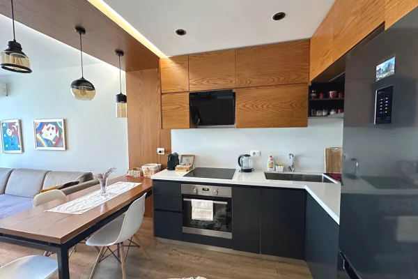 Shtepi me qera Apartament ne Tirane, 2+1, Mobilimi E mobiluar, Pagesa 1,000  Euro.