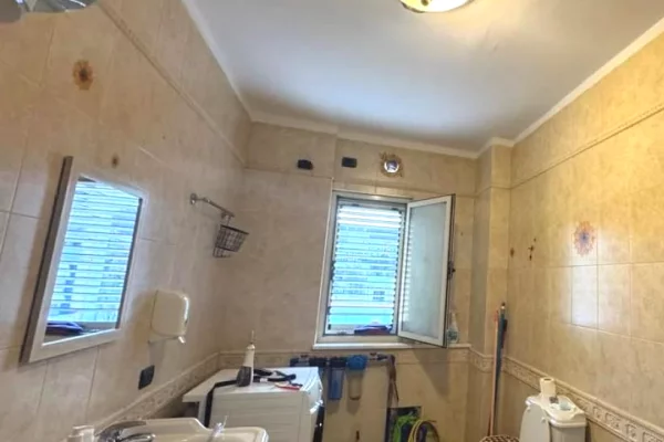 Shtepi me qera Apartament ne Tirane, 2+1, Mobilimi E mobiluar, Pagesa 80,000  Leke.