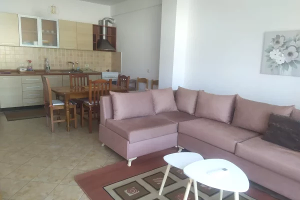 Rruga Riza Cerova jepet me qera apartament 1+1,i mobiluar 50,000Leke