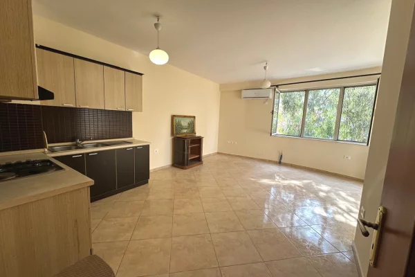 Appartamento in affitto a Tirana 2+1, SemiArredato