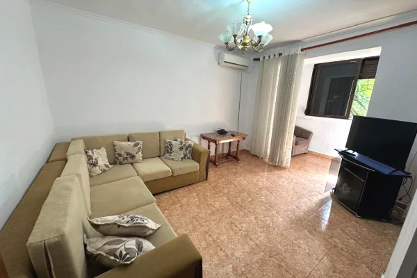 🏢Ish Stacioni i Trenit jepet me qera apartament 3+1,i mobiluar.50,000Leke