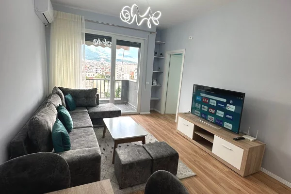 Rr.5 Maji,prane Shkolles Tirana Jone jepet me qera apartament 2+1,i mobiluar 60,000L