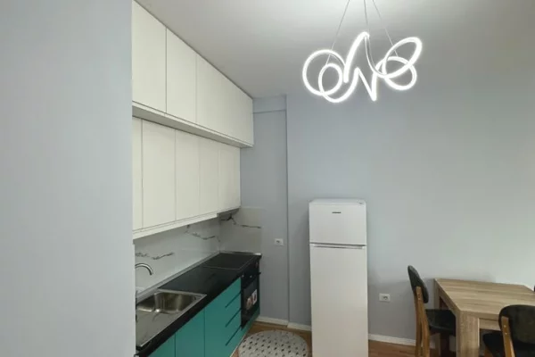 Appartamento in affitto a Tirana 2+1, Arredato