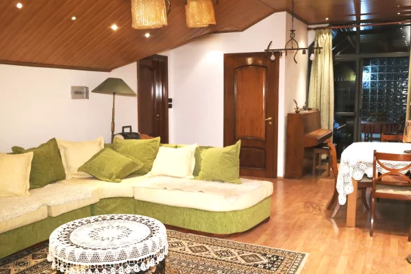 🏠Pak minuta larg Medresese jepet me qera 2+1 i mobiliuar. 80,000Leke 