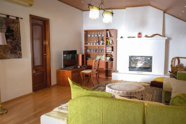 Villa di lusso in affitto a Tirana 2+1, Arredato