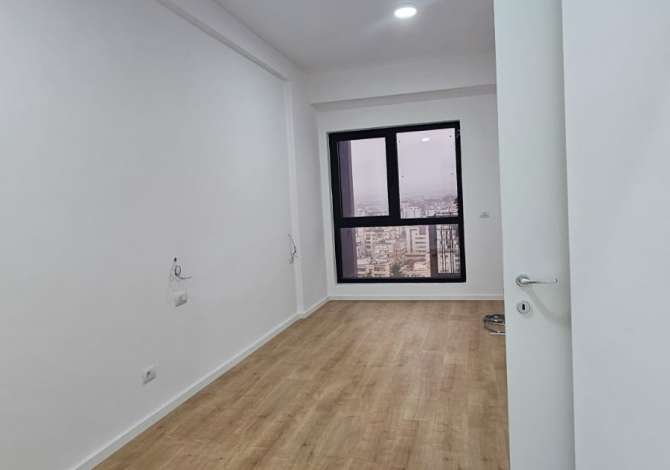 Ambient biznesi me qera 3+1 ne Tirane - 1,100 Euro
