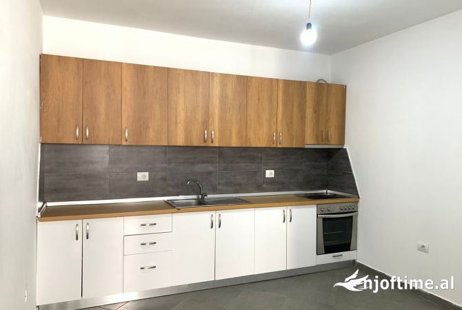 Shtepi me qera 2+1 ne Tirane - 350 Euro