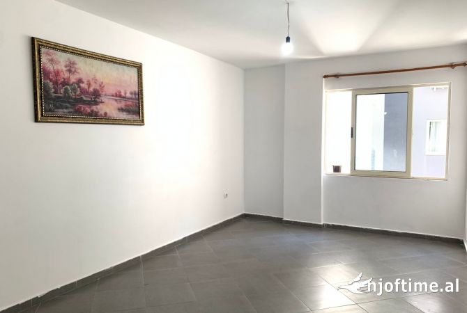 Shtepi me qera 2+1 ne Tirane - 350 Euro
