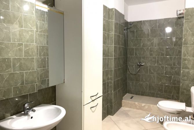Shtepi me qera 2+1 ne Tirane - 350 Euro