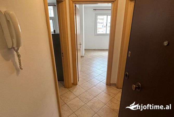 Shtepi me qera 1+1 ne Tirane - 450 Euro
