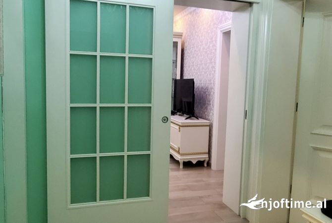 Shtepi ne shitje Apartament ne Tirane, 2+1, Mobilimi E mobiluar, Pagesa 130,000  Euro.