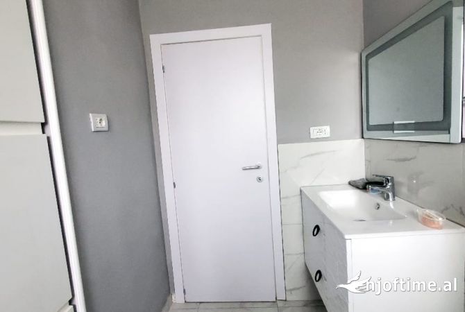 Shtepi me qera Apartament ne Tirane, 2+1, Mobilimi E mobiluar, Pagesa 600  Euro.