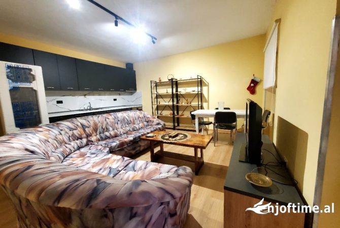 Shtepi me qera 2+1 ne Tirane - 600 Euro