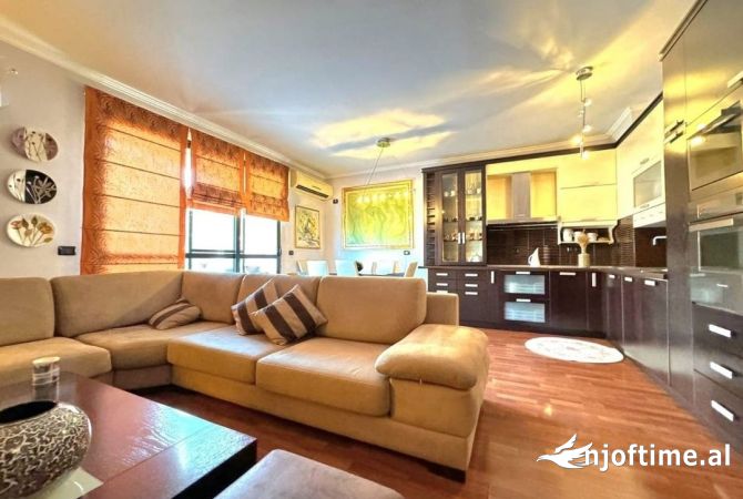 Shtepi ne shitje Apartament ne Tirane, 2+1, Mobilimi E mobiluar, Pagesa 225,000  Euro.