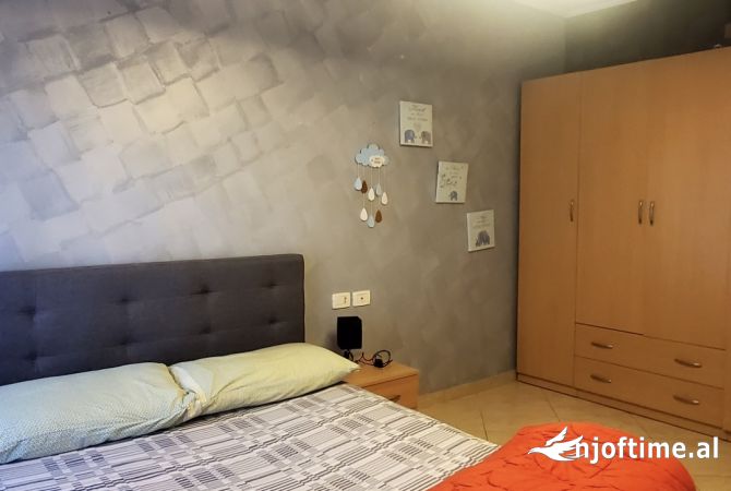 Shtepi ne shitje Apartament ne Tirane, 2+1, Mobilimi E mobiluar, Pagesa 227,000  Euro.