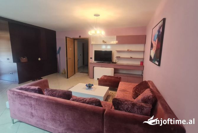 Casa in affitto 3+1 a Tirana - 1,000 Euro
