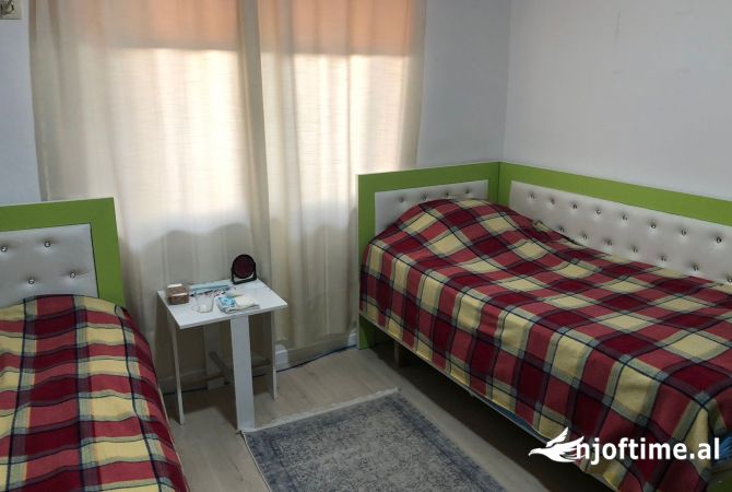 Shtepi me qera Apartament ne Tirane, 2+1, Mobilimi E mobiluar, Pagesa 600  Euro.