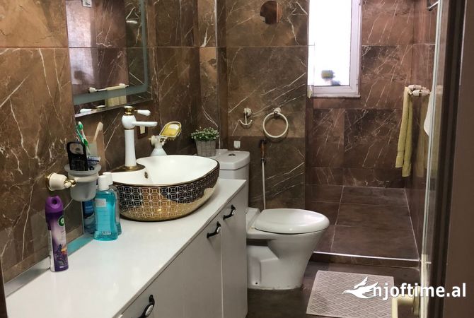 Shtepi me qera Apartament ne Tirane, 2+1, Mobilimi E mobiluar, Pagesa 600  Euro.