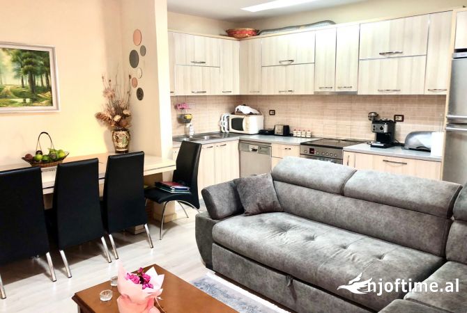 Shtepi me qera Apartament ne Tirane, 2+1, Mobilimi E mobiluar, Pagesa 600  Euro.