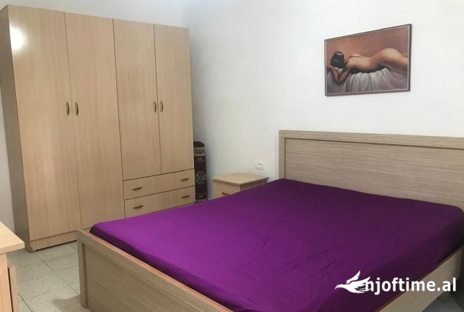 Shtepi me qera 1+1 ne Tirane - 40,000 Leke