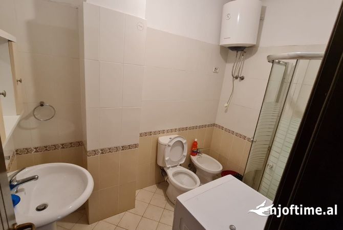 Shtepi ne shitje Apartament ne Tirane, 1+1, Mobilimi E mobiluar, Pagesa 110,000  Euro.