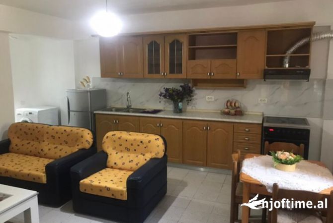 Shtepi me qera 1+1 ne Tirane - 400 Euro