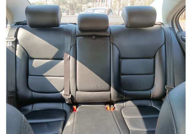 Jepet me qera Volkswagen Jetta duke filluar nga 40 euro dita