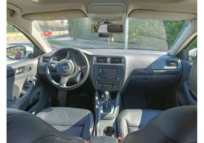 Jepet me qera Volkswagen Jetta duke filluar nga 40 euro dita