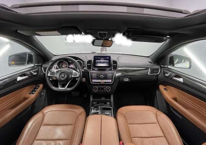 Jepet makina Gle Coupe me qera duke filluar nga 210 euro/dita