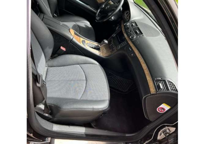 Jepet makina E Class 220  me qera duke filluar nga 40 euro dita