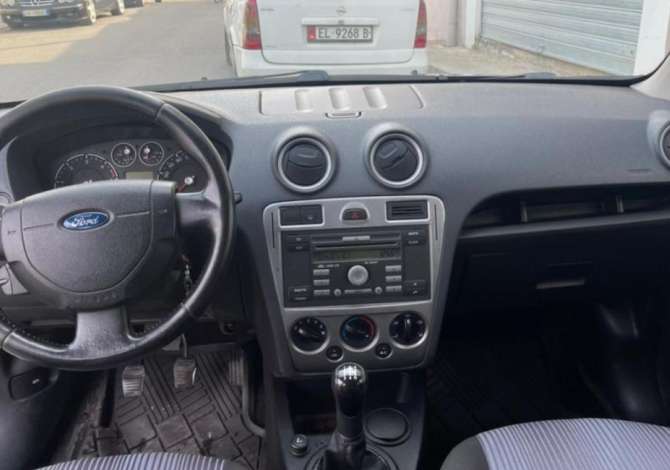 Jepet Makine me Qera Ford duke nisur nga 30 euro Dita