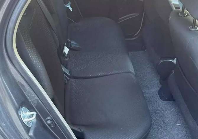 Jepet me qera Toyota Yaris 1.4, 2010 vetem per 45 euro dita
