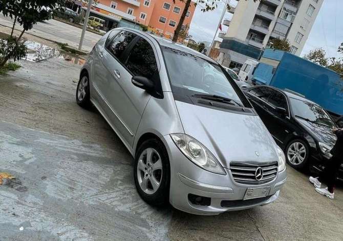 Jepet makine me qera Mercedes A Class per vetem 30 euro