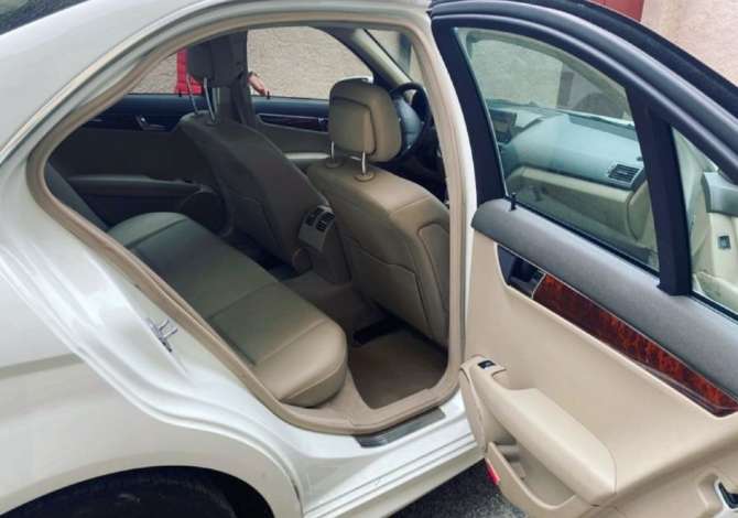 Noleggio Auto  a Tirana - 45 Euro
