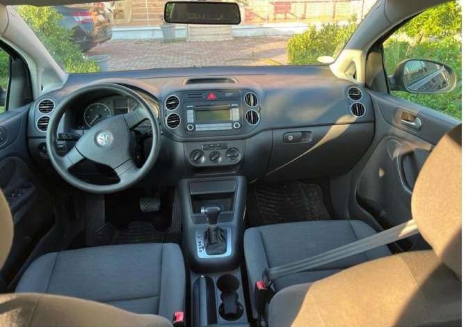  Jepet me qera Golf 5 plus duke filluar nga 55 euro dita