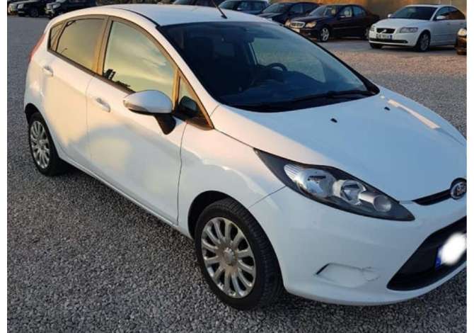 Jepet me qera Ford Fiesta  duke filluar nga 25 euro dita 