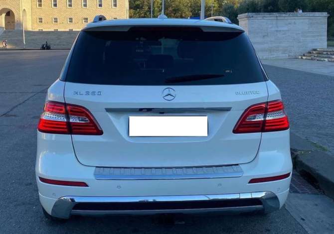 Jepet me qera Mercedez Benz ML duke filluar nga 70 euro dita 