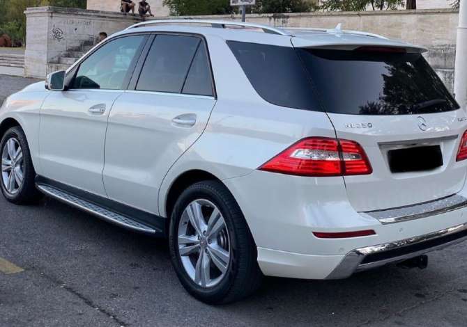 Jepet me qera Mercedez Benz ML duke filluar nga 70 euro dita 